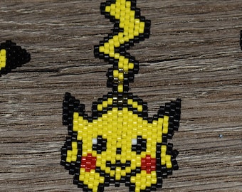Beaded Pikachu pose 1