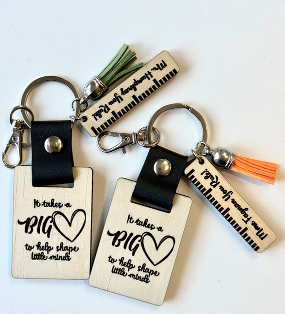 Keychain - Rectangle - It takes a big heart to shape little minds - Leather Keychain - Rectangle - It takes a big heart to shape little minds - Leather