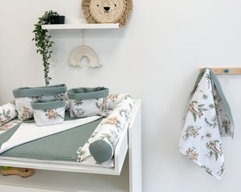 Fasciatoio in cotone con stampa animalier safari con cuscino lungo e cestini, fasciatoio per la cameretta dei bambini, topper per fasciatoio