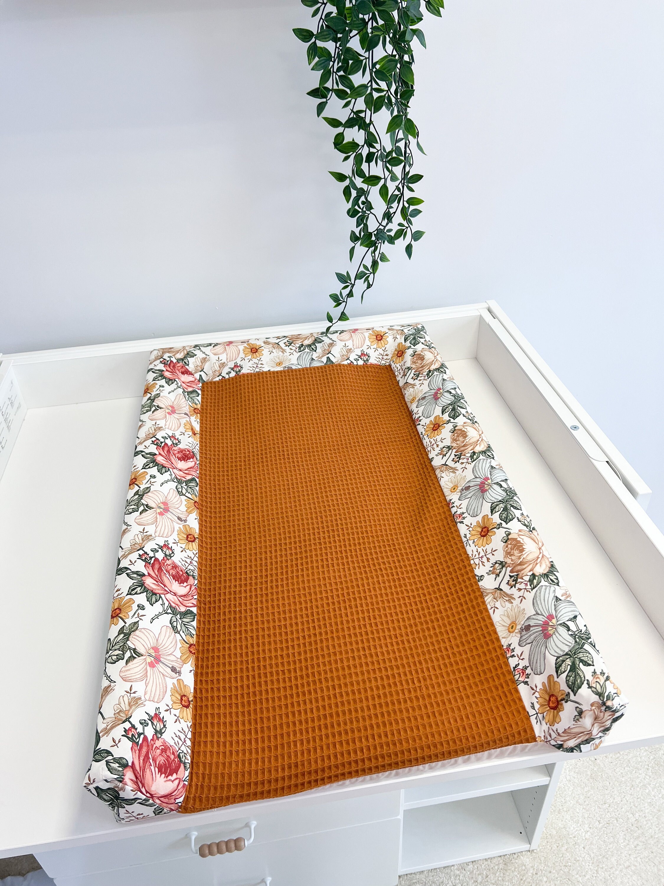 Acrylic changing sales table topper