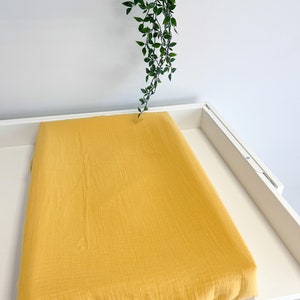 Housse pour matelas à langer, Housse respirante en double gaze, Matelas à langer, Matelas à langer portable Mustard yellow