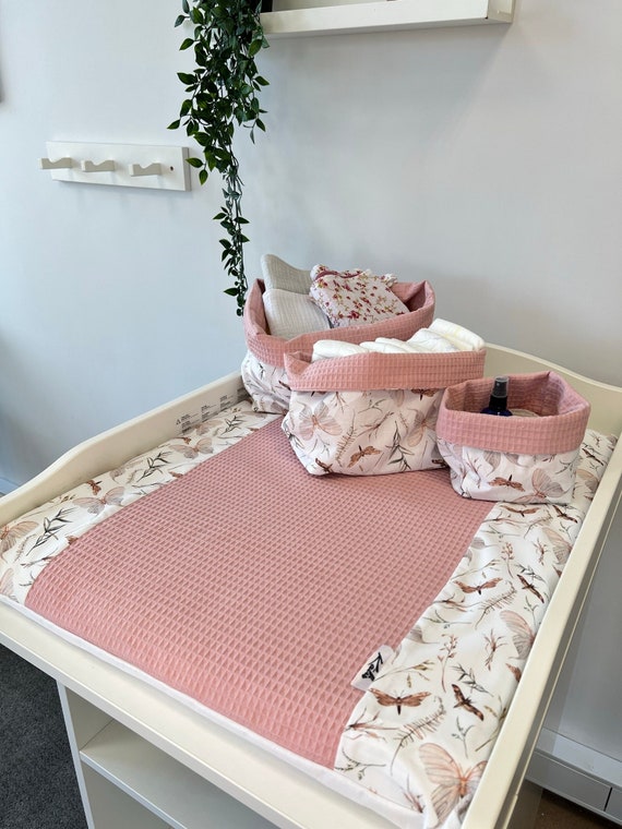 Matelas à langer, matelas à langer bébé, matelas à langer portable de voyage,  pépinière, intérieur de chambre de bébé, matelas à langer rose -  France