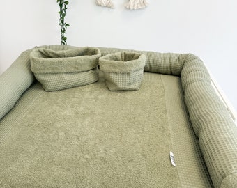 Matelas à langer vert sauge, matelas à langer en coton imprimé avec long oreiller et paniers, matelas à langer pour chambre de bébé, dessus de table pour enfants