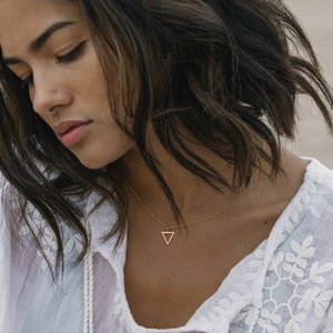 Collana placcata oro 14K con elementi: Terra, Aria, Fuoco, Acqua