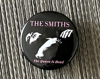 THE SMITHS 1.25&quot; The Queen Is Dead Button Pin Badge Morrissey Marr