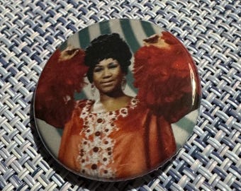 ARETHA FRANKLIN 1.50" Pin Button Queen