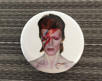 DAVID BOWIE ALADDIN SANE PUNK GOTH NEW ROMANTIC BUTTON PIN BADGE DAVID BOWIE ALADDIN SANE PUNK GOTH NEW ROMANTIC BUTTON PIN BADGE