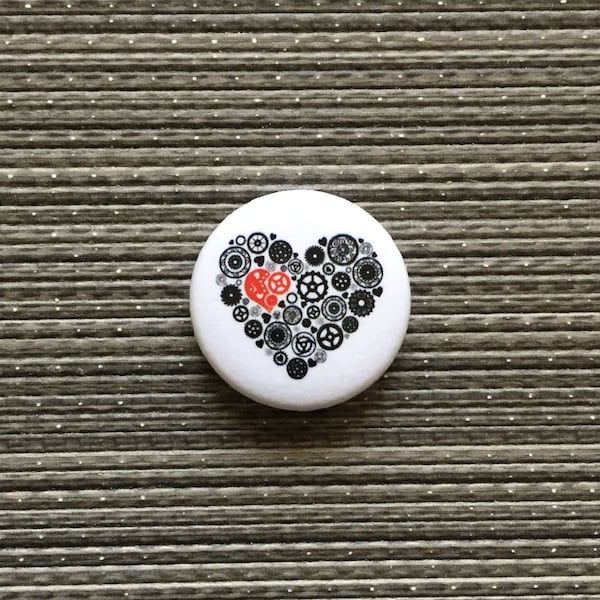 STEAMPUNK HEART 1" Button pin badge Gears Sprockets Cogs