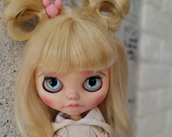 Blythe doll custom.  TBL base.  Skin tone White