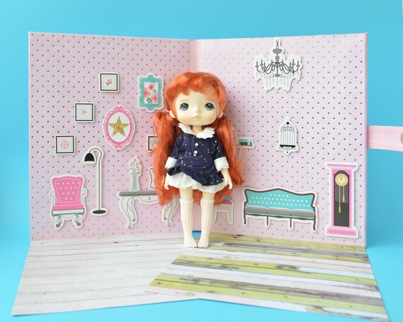 Mobile dollhouse shop