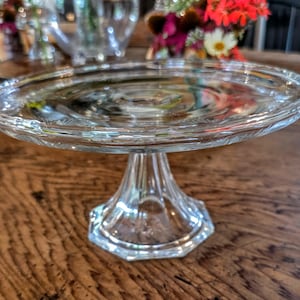 Vintage Clear Glass Cake Stand –Cake stand, Wedding or Party Display, Brunch, Bridal or Baby Shower Decor