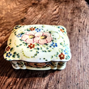 Vintage Rossetti &quot;Italia&quot; Trinket Box – Hand-Painted Floral Ceramic (Made in Japan, 1950s-1960s)