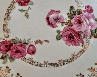 Plato antiguo de porcelana bávara con rosas rosas y detalles dorados, decoración victoriana.