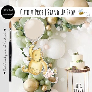 Winnie The Pooh y Piglet en un globo beige recortado para un baby shower o una fiesta de cumpleaños. Accesorio de pie. DESCARGA DIGITAL 0001