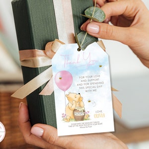 Bewerkbare gunsttags Winnie Pooh Birthday | Babyshower bedankkaartje honderd hectare houtroze ballonontwerp 0001.4