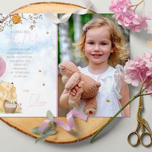 Bewerkbare bedankkaart Klassiek Winnie de Poeh-verjaardagsmeisje ELKE LEEFTIJD Honderd hectare houtroze ballonontwerp met jouw foto 0001.4