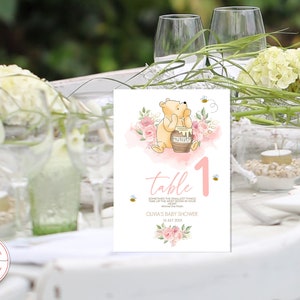 Edytowalny numer stołu na klasyczny baby shower lub przyjęcie urodzinowe z motywem Kubusia Puchatka w kolorze różowym | POBIERANIE CYFROWE 0001.9