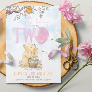 Invitation modifiable classique Winnie l'ourson, cent acres en bois 2e anniversaire fille ballon rose modèle de conception dessiné à la main Corjl 0001.4