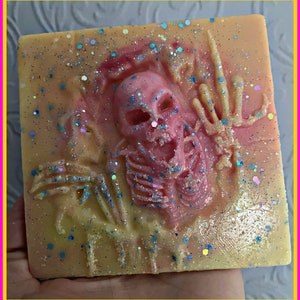 Handmade Exclusive Wax Melt Scents | Houseblends | Parasoy Wax Melt | Wax Melt Spooky Skull Skeleton Made To Order Slab