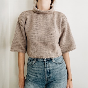 Modèle de tricot | Le Beth | Pull court léger en tricot à col cheminée modèle facile à tricoter