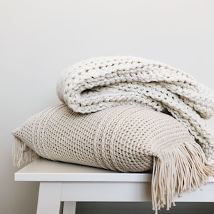 Crochet Pattern | The Hadley | modern boho oblong rectangle pillow cushion with fringe easy crochet pattern