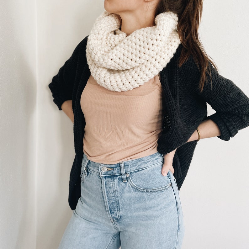 Crochet Pattern The Dorlan minimalist chunky infinity scarf easy beginner crochet pattern image 2