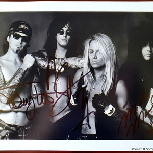 MOTLEY CRUE BAND signed autographed photo COA Hologram main image 0