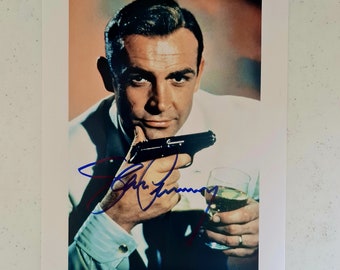ピアース・ブロスナン直筆サイン入りジェームズ・ボンド 8x10 写真