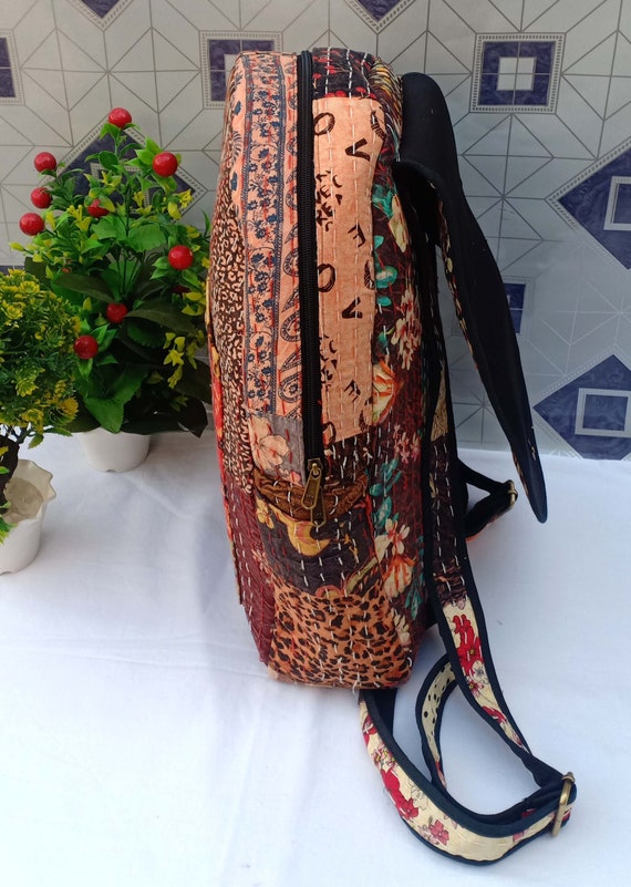 Handmade Vintage Kantha Quilt Backpack: Bohemian Laptop Bag  display picture 1