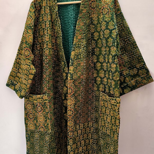 Indien fait à la main Kantha Kimono femmes veste porter Boho vert couleur avant ouvert matelassé veste longueur 36 pouces