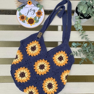 Full crochet kit - Make your own lovely sunflower bag with this diy crochet kit. (Includes hook and sewing needle) Navy