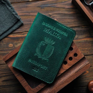 Leather Holder for Malta passport, Maltese passport, gift for traveller, Passport Cover, Personalized Passport Cover, passport Case