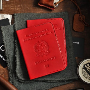 Leather Holder for Italian passport, Italy  passport, gift for treveler, Passport Cover, Personalized Passport Cover, passport Case, Italy