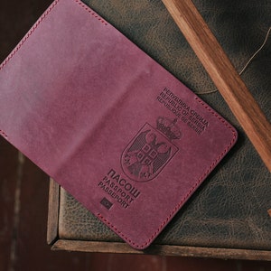 Leren houder voor Servisch paspoort, Servisch paspoort, cadeau voor reizigers, paspoortomslag, Servië, paspoorthoesje, Servisch souvenir