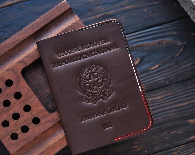 Leather Holder for Italian passport, Italy  passport, gift for treveler, Passport Cover, Personalized Passport Cover, passport Case, Italy