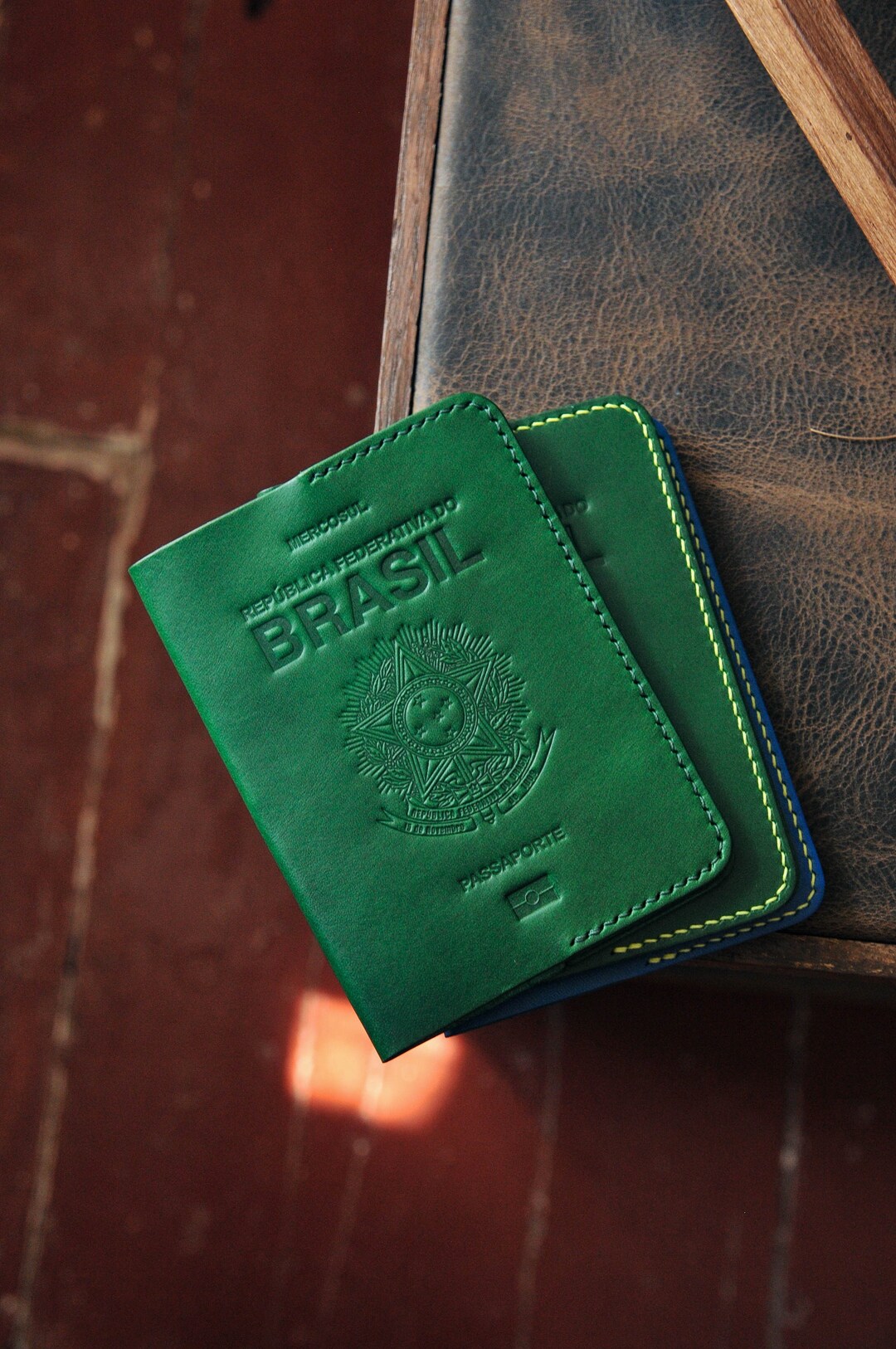 PASSPORT HOLDER SHADES OF RIO main image 1