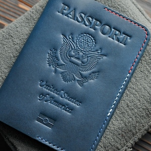 アメリカのパスポート用レザーホルダー、米国パスポート、旅行者へのギフト、パスポートカバー、パーソナライズされたパスポートカバー、パスポートケース