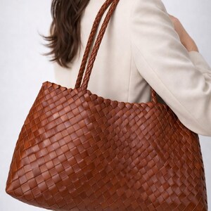 luxury handwoven retro leather basket tote bag. women’s designer leather handbag