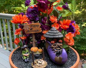 Witches Shoe House Property
