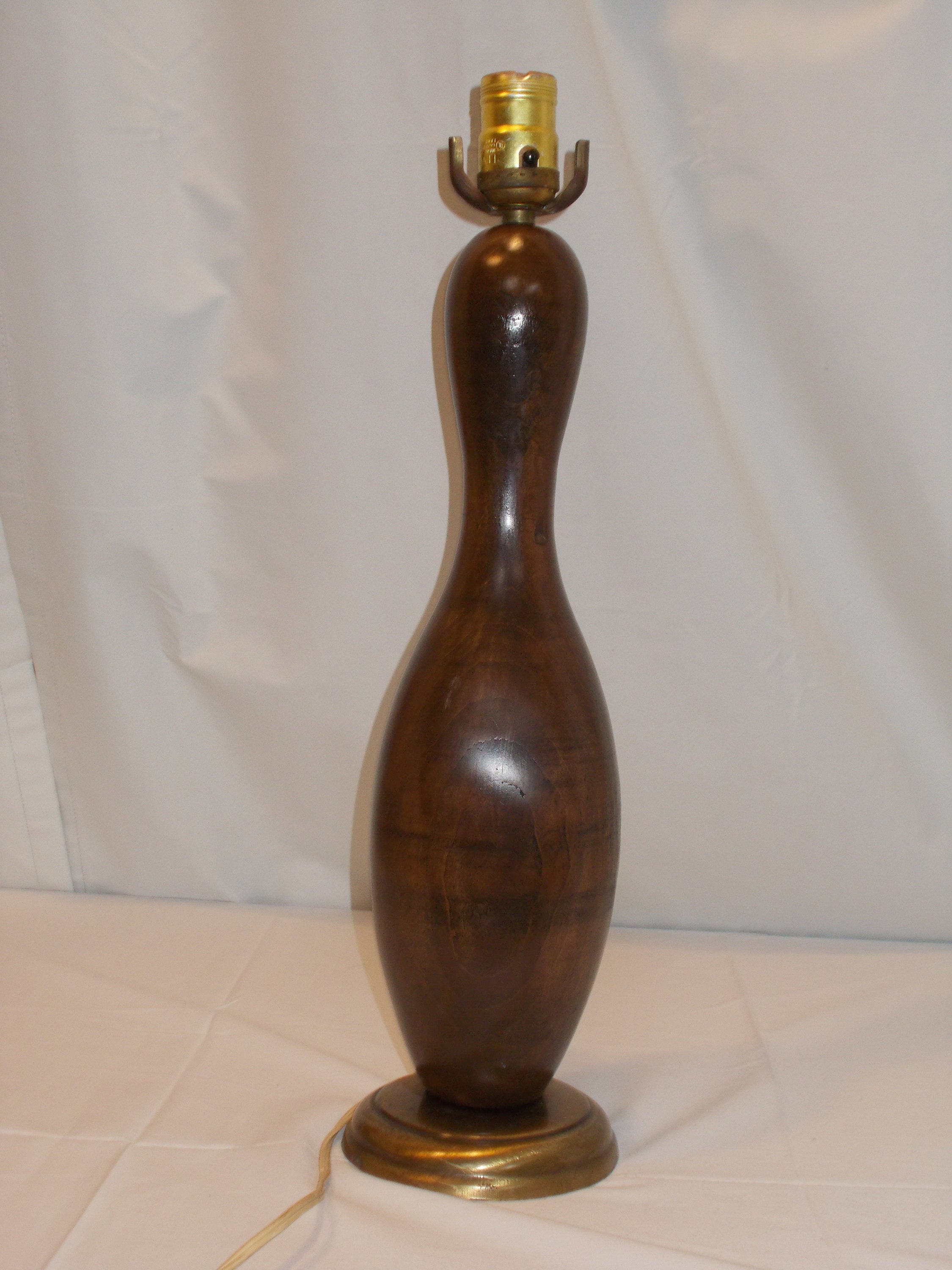 Vintage MCM Thomas Industries Wood Bowling Pin Style Table Lamp 18 1/2 Tall Very NICE