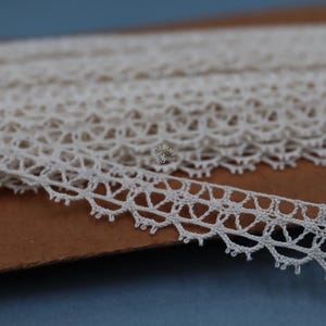 Vintage French Cotton Lace Trim: Cream Bobbin Lace Border, 25.5m