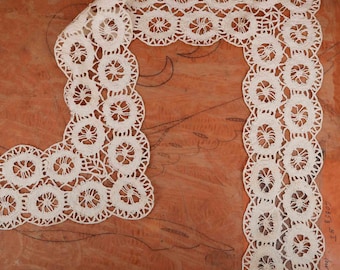 Antique French Linen Table Runner: Handmade Bobbin Lace Edging