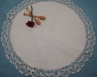 Vintage French Linen Doily: Handmade Lace Edge Placemat (16.14/19.29 inches)