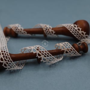 5m Vintage French Cotton Lace Trim: Narrow Scalloped Border