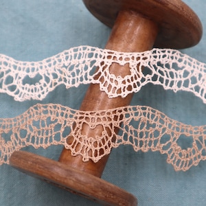 Antique Handmade Lace Trim Linen French Bobbin Lace Scalloped Trim Lace Vintage Bridal Gown Lace Wedding Antique Lace Dentelle du Puy