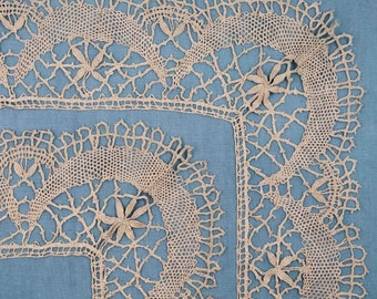 Antique French Linen Lace Tablecloth Edging: Handmade Bobbin Lace