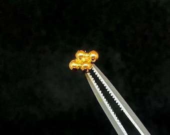 Dots Piercing End in 18k