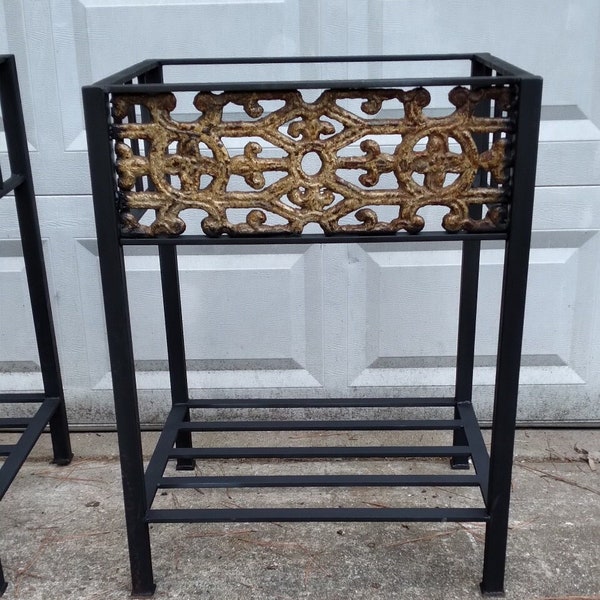 Vanidades de par personalizado con artefactos reutilizados de 1800