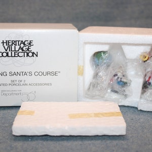 Dept 56 Charting Santa&#39;s Course Heritage Village Accessories with Box #56364 S2-47