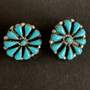 Zuni Pueblo NM ~ Sterling / Petti Point Türkis ~ Ohrstecker